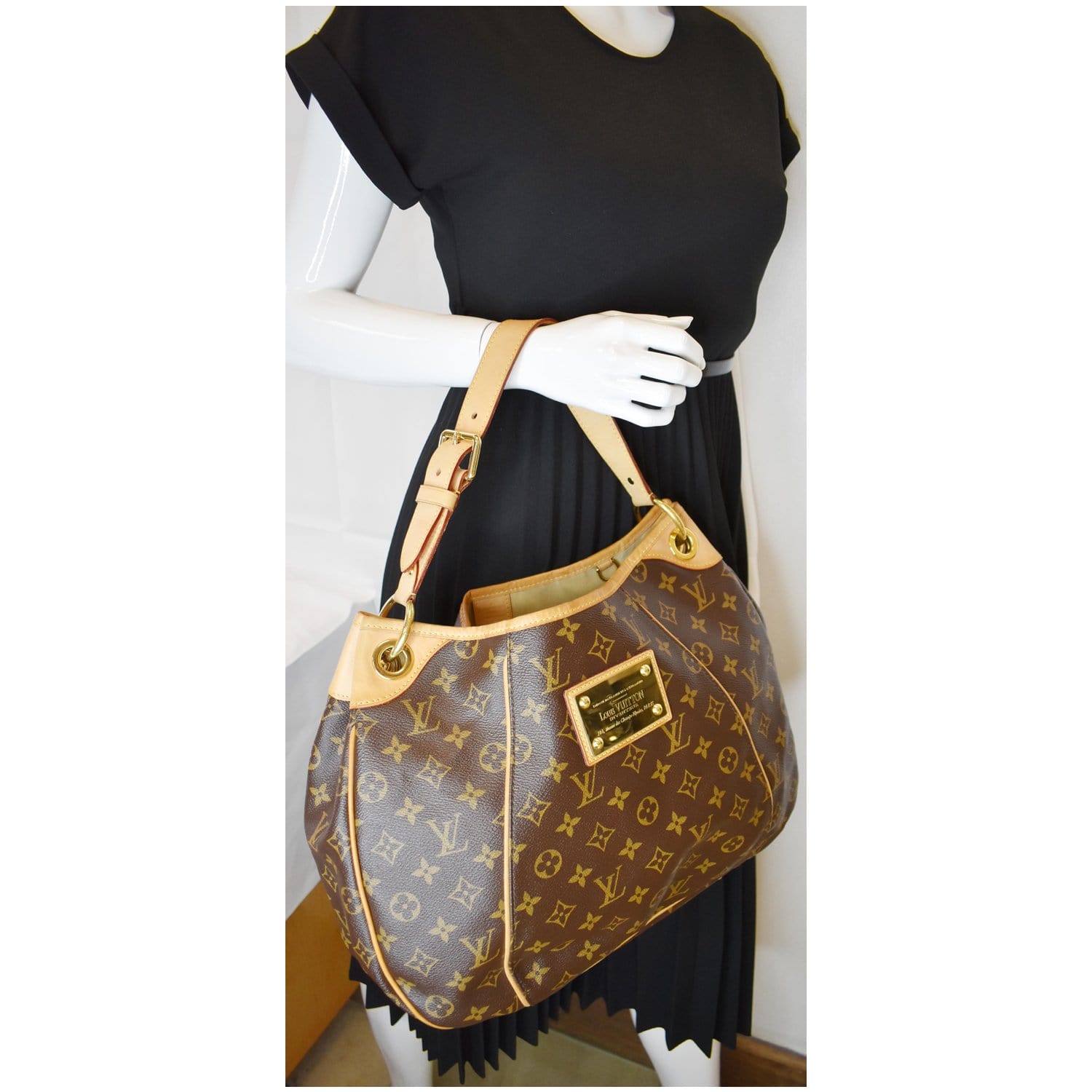 Louis Vuitton Galliera As Crossbody LOUIS VUITTON Galliera PM