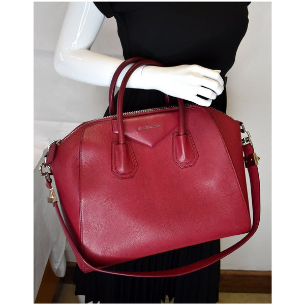 GIVENCHY Antigona Medium Goatskin Leather Shoulder Bag Red