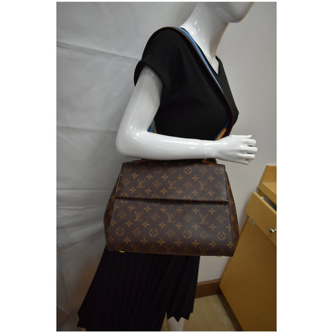 LOUIS VUITTON Cluny MM Monogram Canvas Shoulder Bag Brown