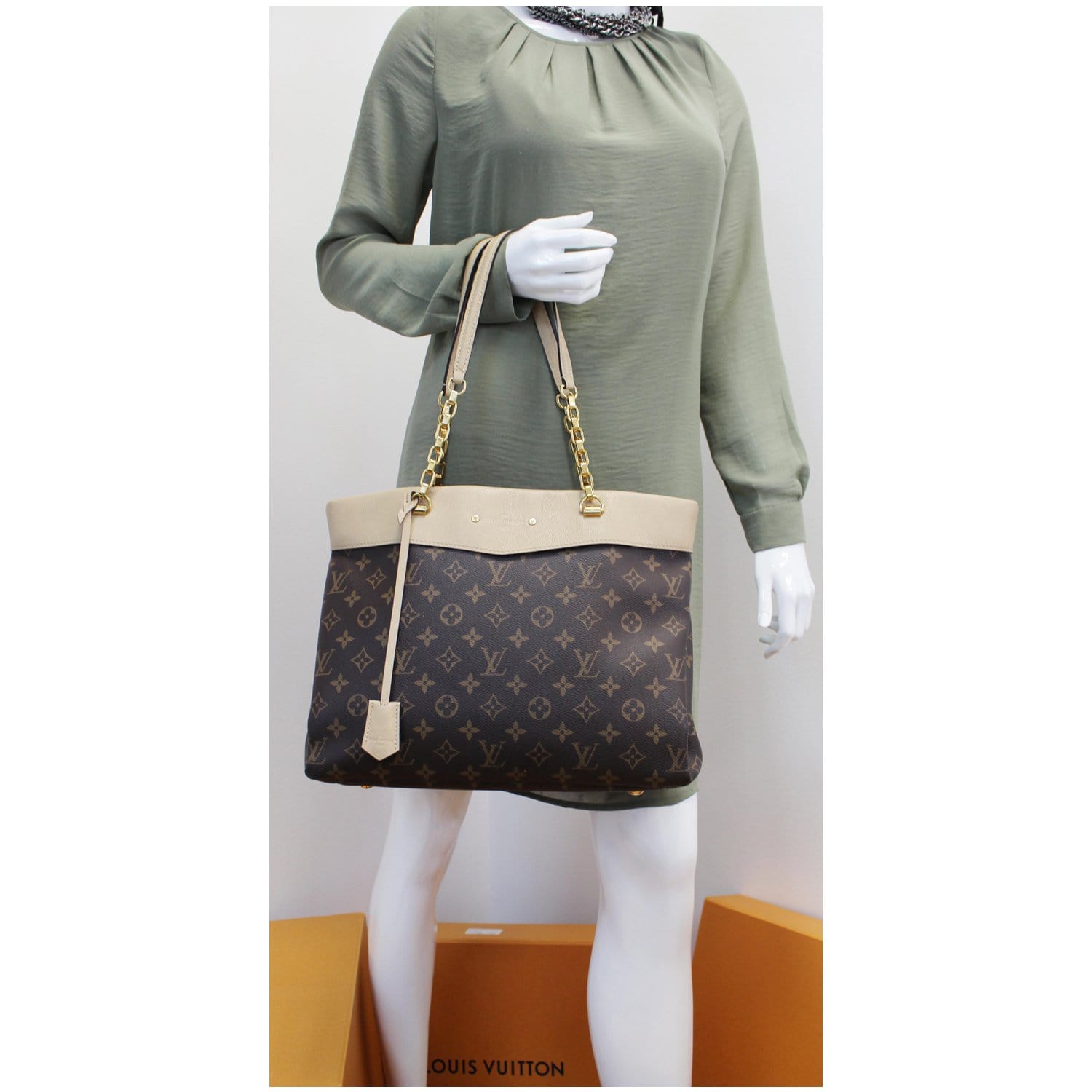 used Pre-owned Louis Vuitton Pallas Shopper Chain Shoulder Women's Bag M41580 Monogram Dune (Good), Adult Unisex, Size: (HxWxD): 26cm x 33cm x 12cm /
