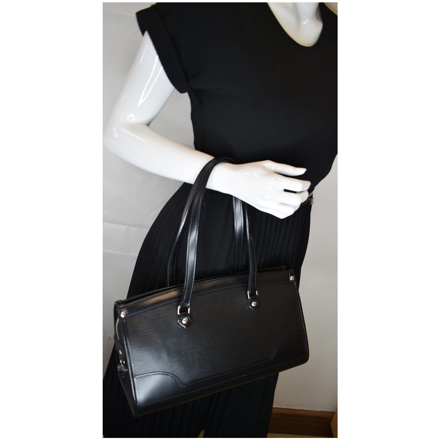 Louis Vuitton Black Epi Leather Madeleine Bag ○ Labellov ○ Buy