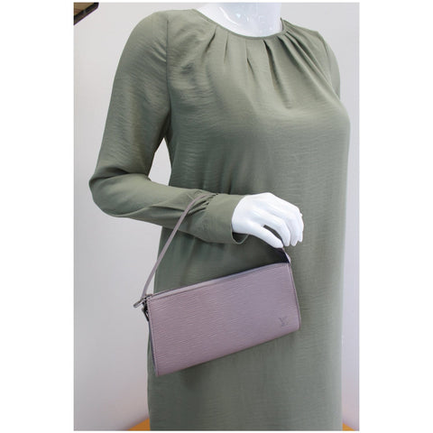 Louis Vuitton Epi Leather Pochette Accessories 24 handbag