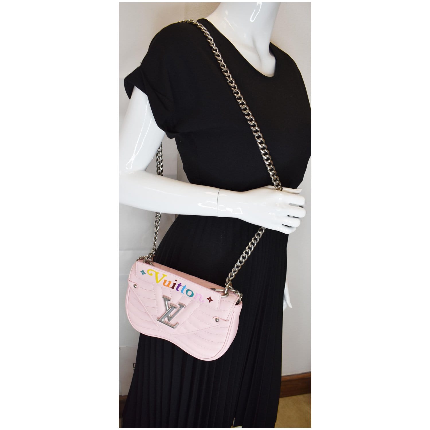 Louis Vuitton New Wave Chain Bag - Pink Shoulder Bags, Handbags - LOU747040