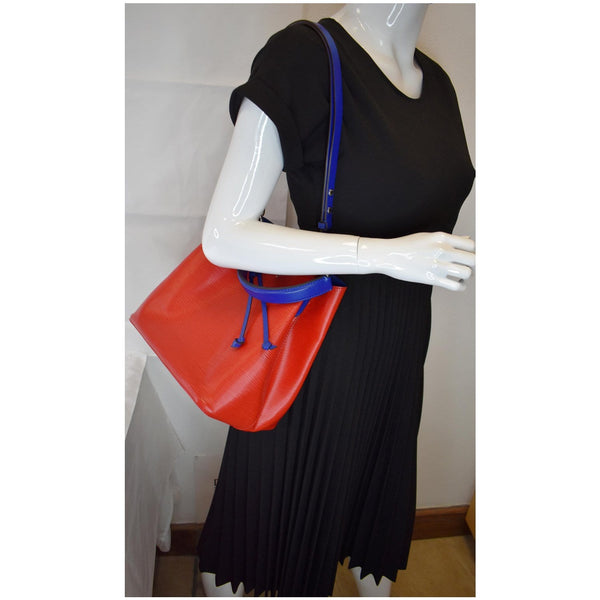 LOUIS VUITTON Neonoe Epi Leather Shoulder Bag Coquelicot