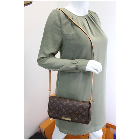 Louis Vuitton Favorite MM Monogram Canvas Shoulder Bag