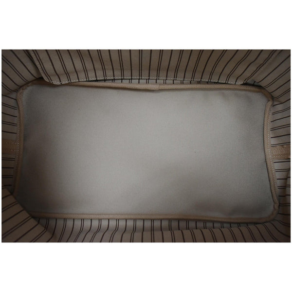 used LV Neverfull GM Monogram Canvas Shoulder Bag - inside view