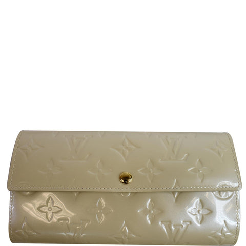 LOUIS VUITTON Monogram Vernis Sarah Wallet Cream