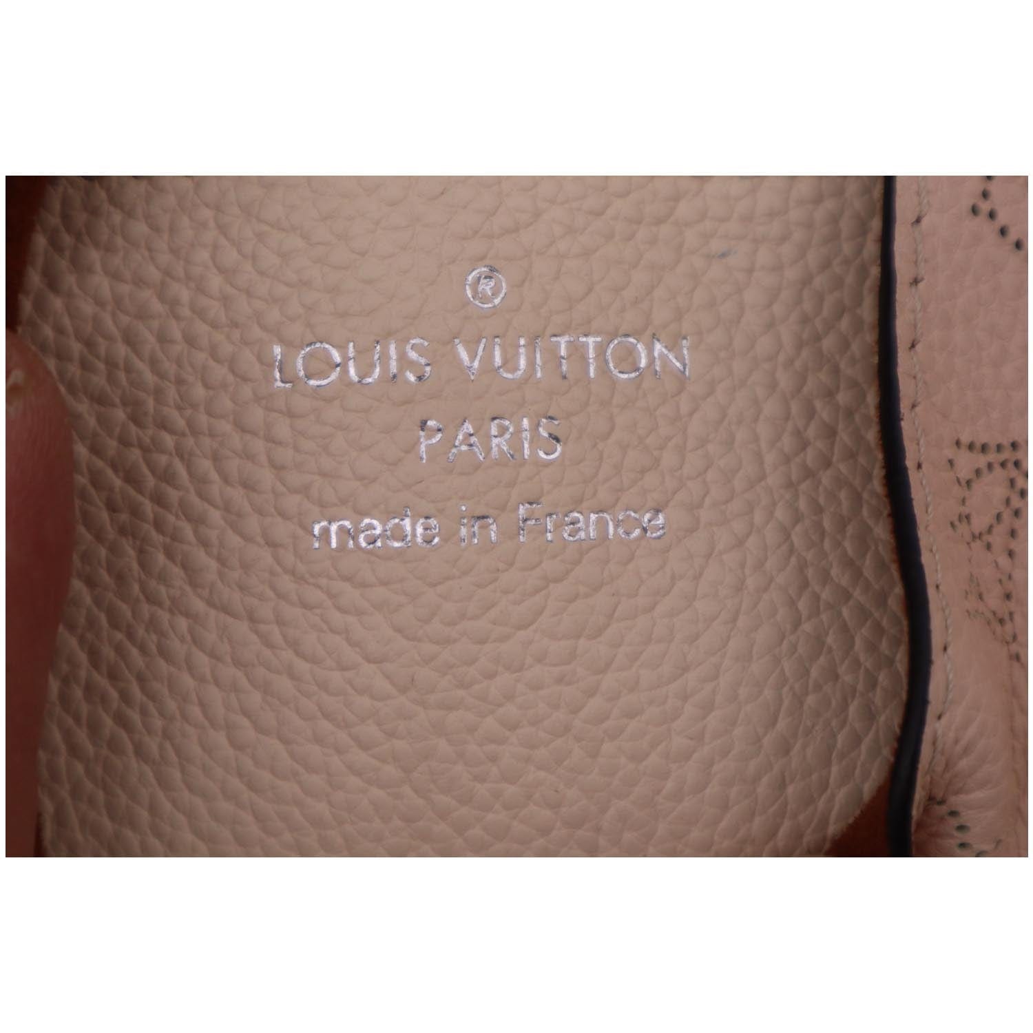Louis Vuitton Carmel Hobo Mahina Leather Neutral 128385110