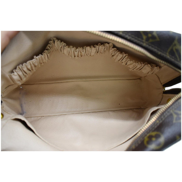 Louis Vuitton Trousse Toiletry 28 Bag - well sized interior