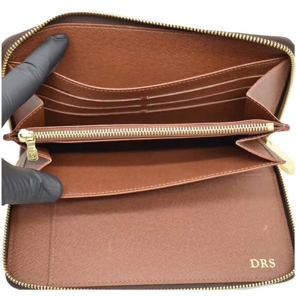 Louis Vuitton Zippy Organizer  Wallet - interior slip pockets