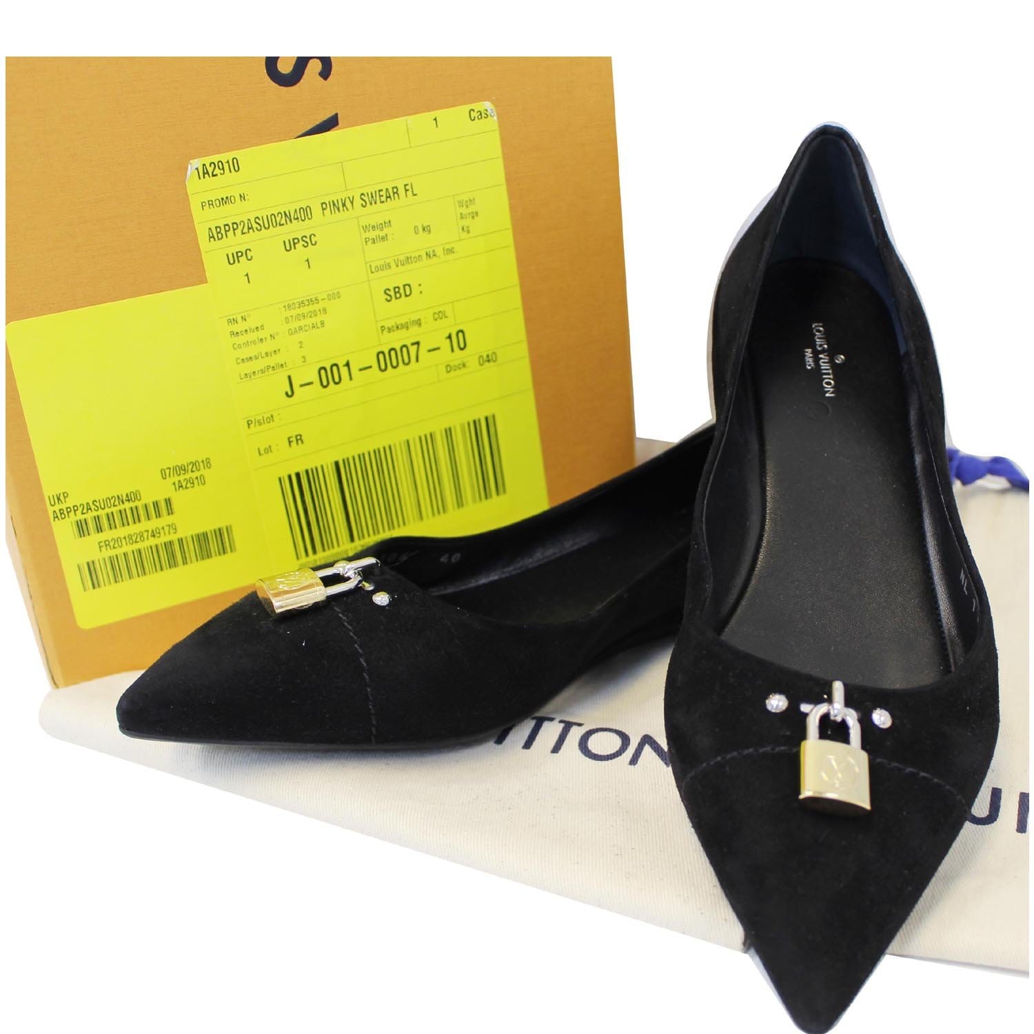 Louis Vuitton Leather Flats In Black