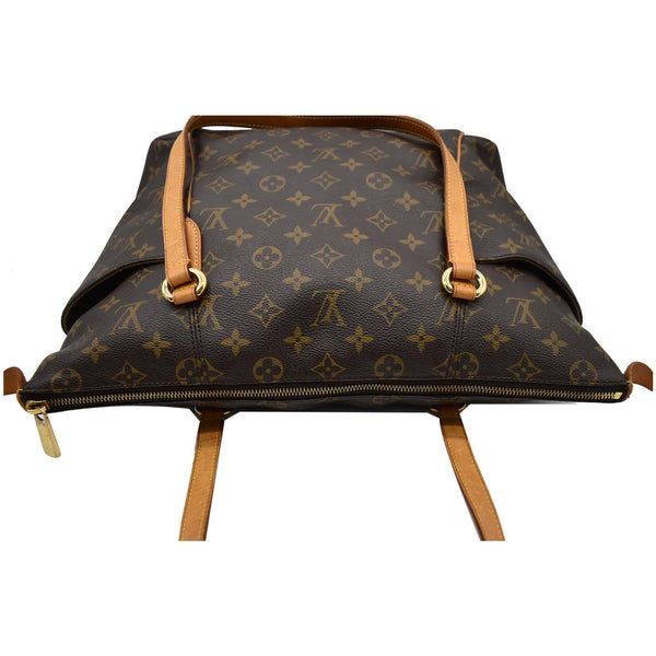 LOUIS VUITTON Totally MM Monogram Canvas Shoulder Bag Brown