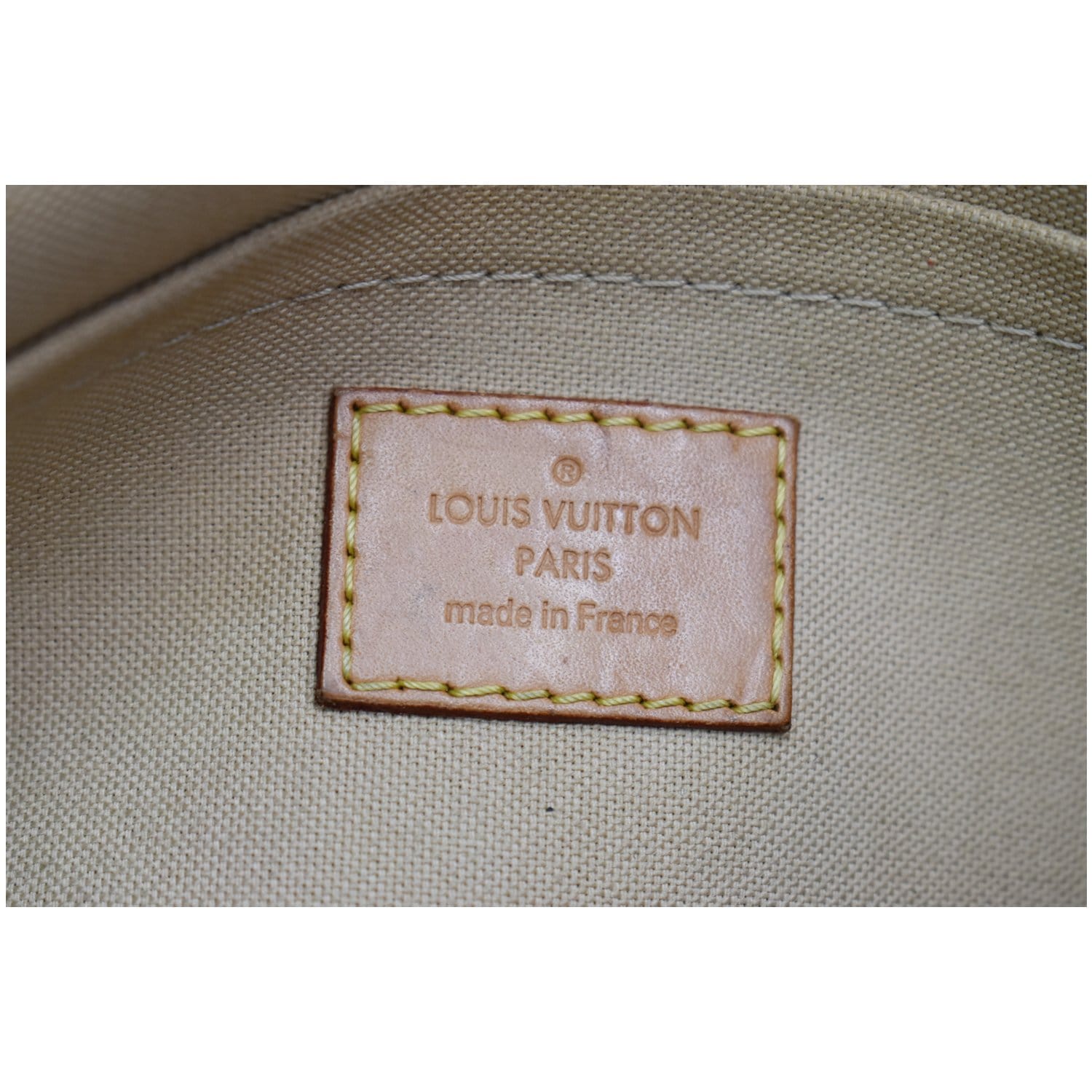 Сумка-тоут Louis Vuitton Pochette Eye Miss You черная купить