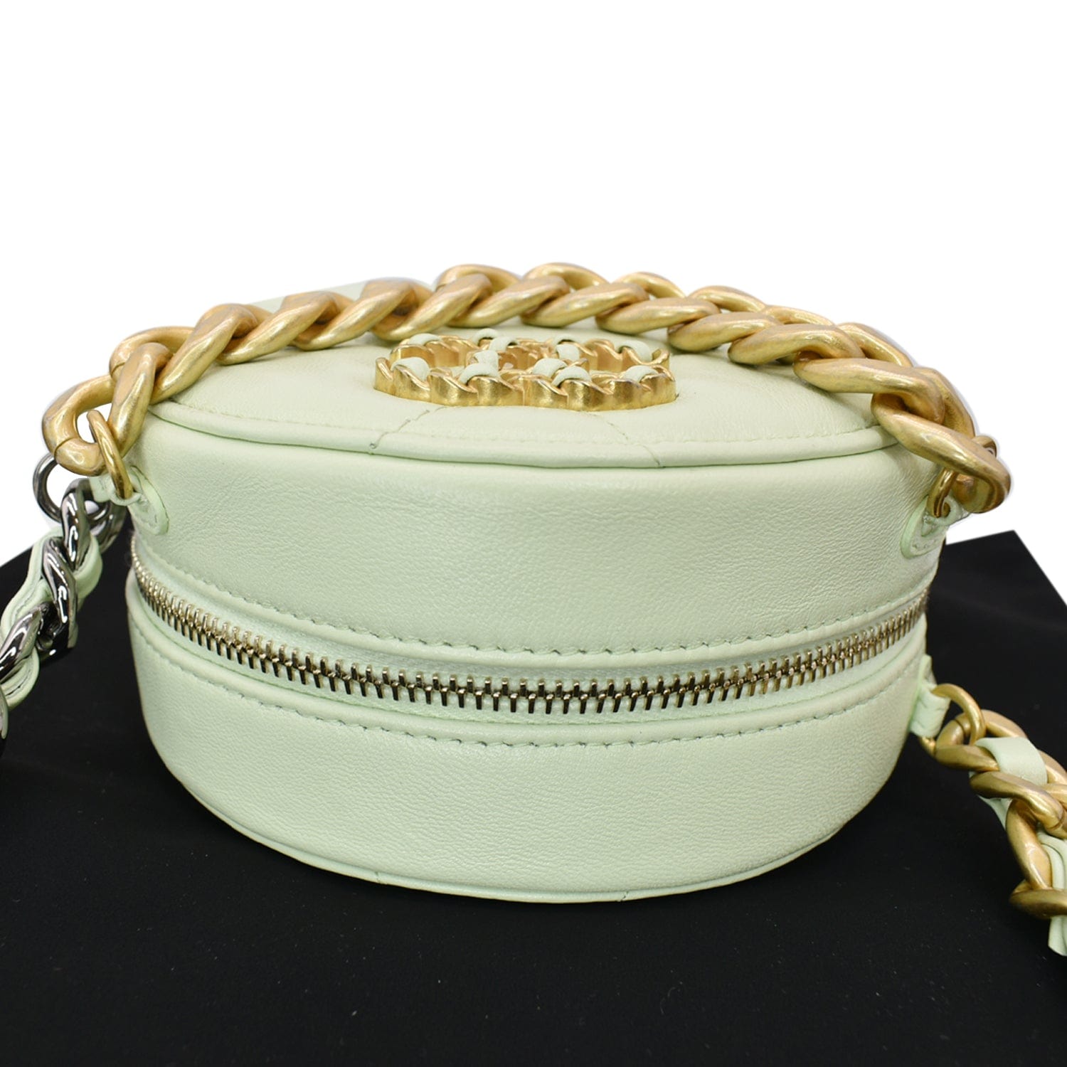 chanel clutch with chain white