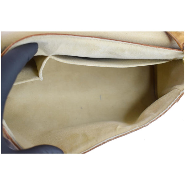 Louis Vuitton Beverly MM Monogram Canvas Shoulder Bag - deep interior