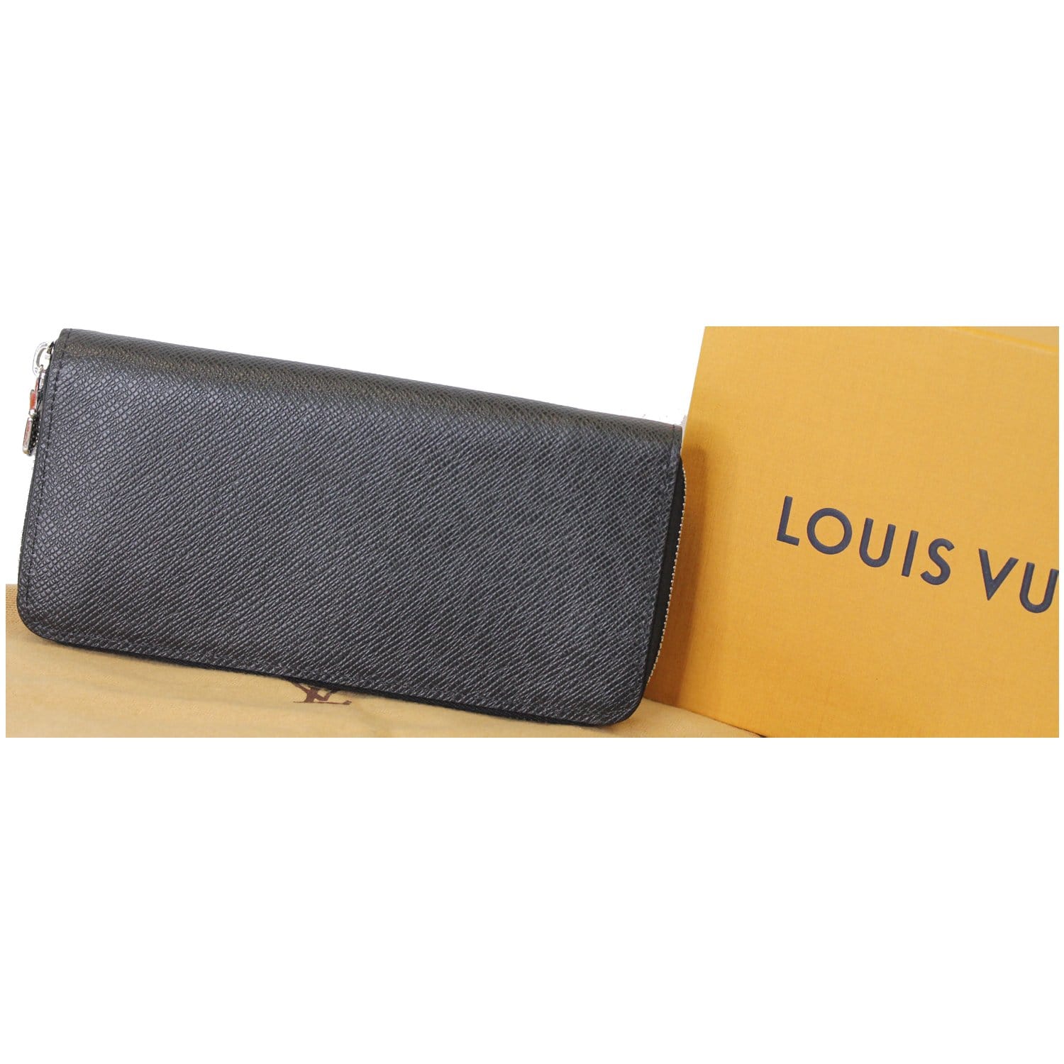  Louis Vuitton, Pre-Loved Monogram Eclipse Zippy Vertical, Black  : Luxury Stores