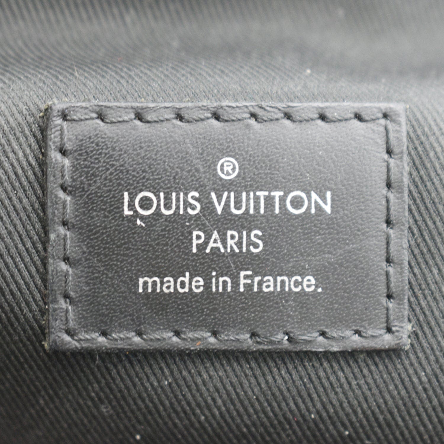 Shop Louis Vuitton DAMIER GRAPHITE 2021 SS Avenue Sling Bag