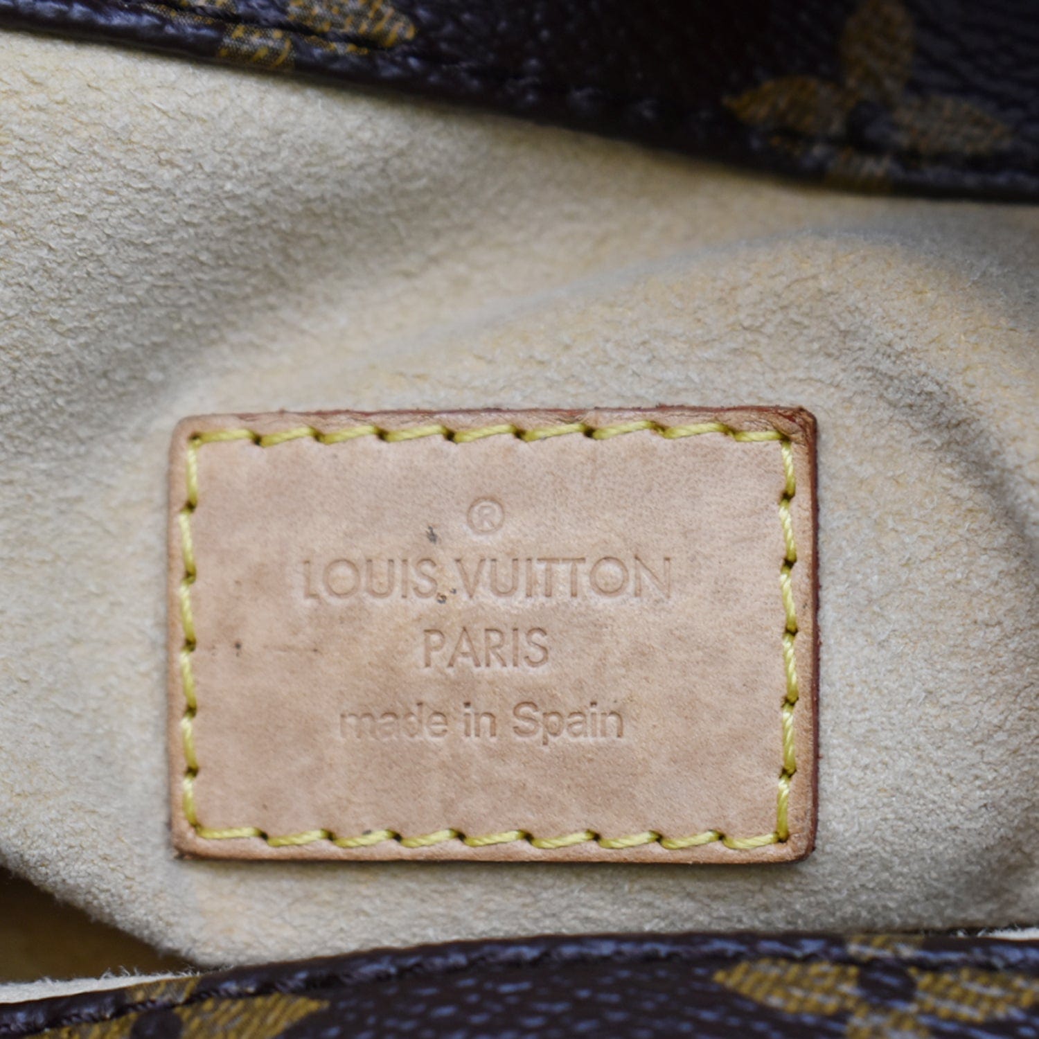 Louis Vuitton Monogram Artsy MM - Brown Hobos, Handbags - LOU778363