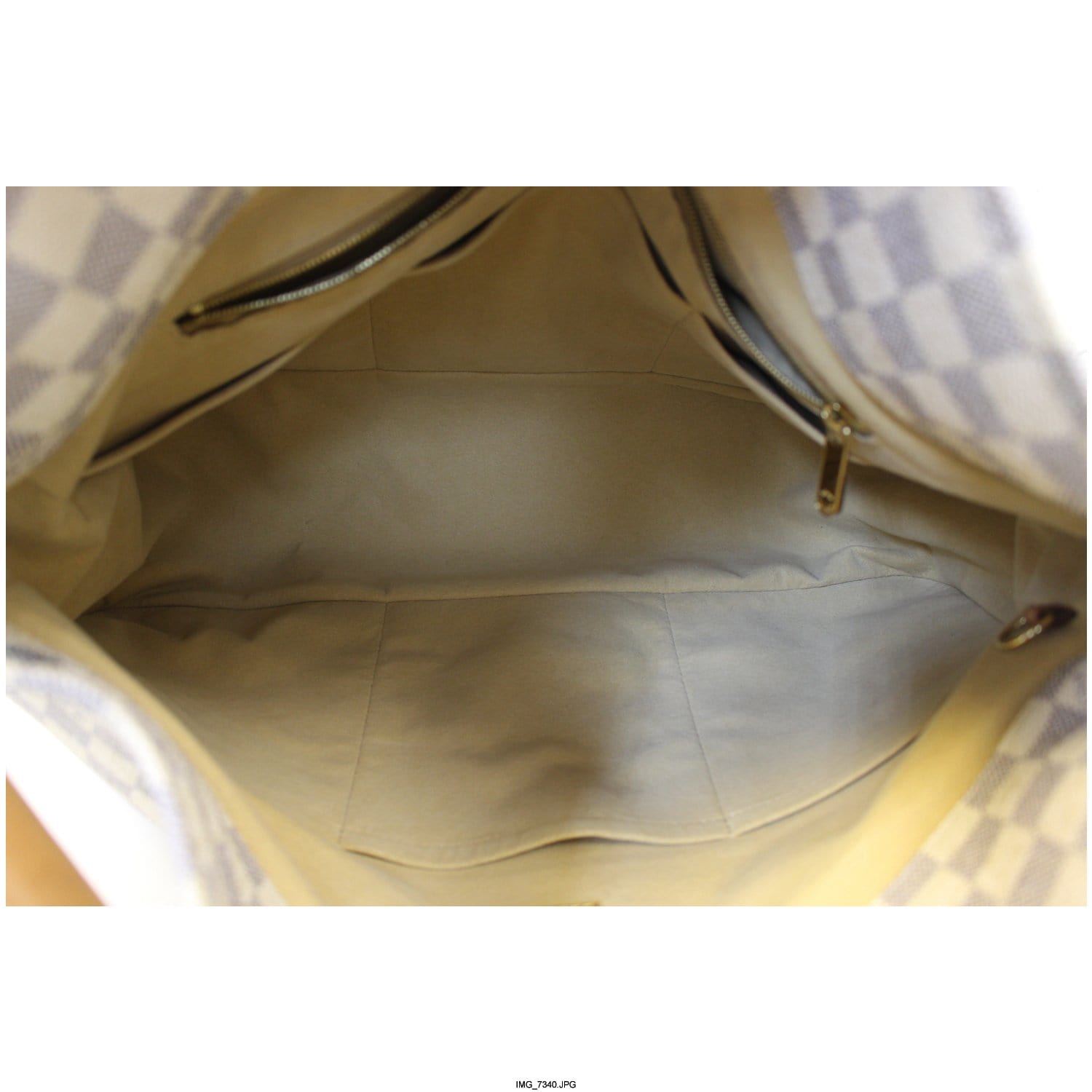 Artsy handbag Louis Vuitton White in Cotton - 38679420