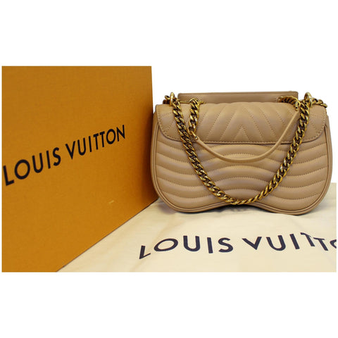 LOUIS VUITTON New Wave Chain MM Calfskin Leather Shoulder Bag Noisette