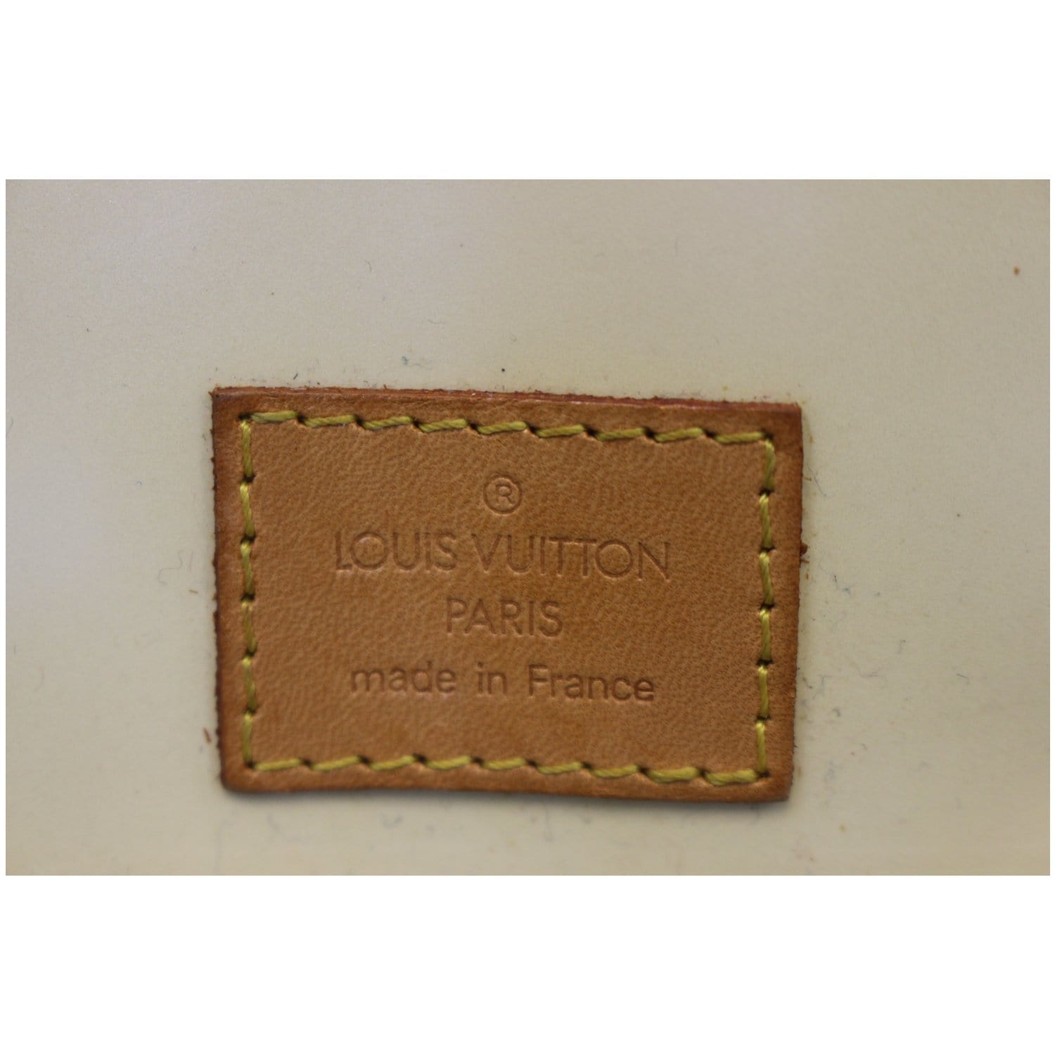 Authentic Louis Vuitton Vernis Reade PM Hand Bag Ivory White M91336 LV 3925G