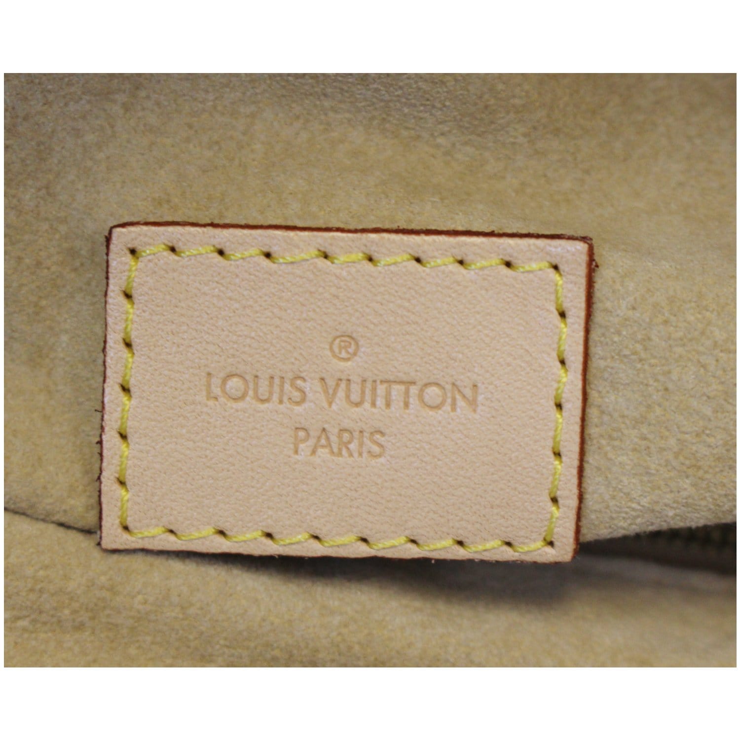 Sold at Auction: Louis Vuitton, LOUIS VUITTON, LARGE ARTSY DAMIER AZUR  CANVAS BAG, CREAMY WHITE AND BLUE CHECKERED RUBBERIZED COTTON