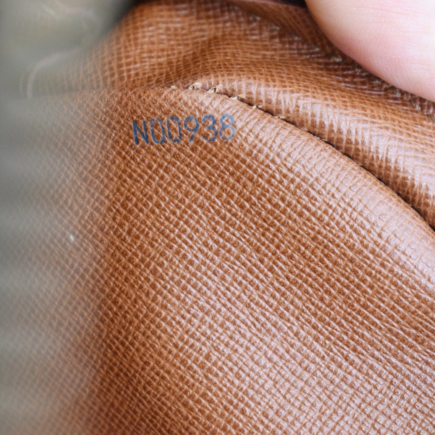 Authentic Louis Vuitton Monogram Canvas leather Blois M51221 Shoulder –  Selors
