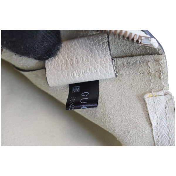 Gucci Pebbled Leather code Logo Portfolio Clutch