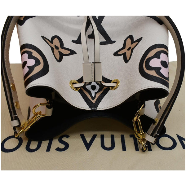 LOUIS VUITTON NeoNoe MM Wild At Heart Monogram Canvas Shoulder Bag Creme
