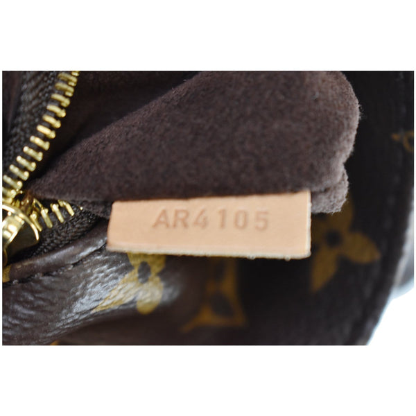 Louis Vuitton Metis Hobo Shoulder Bag code AR4105