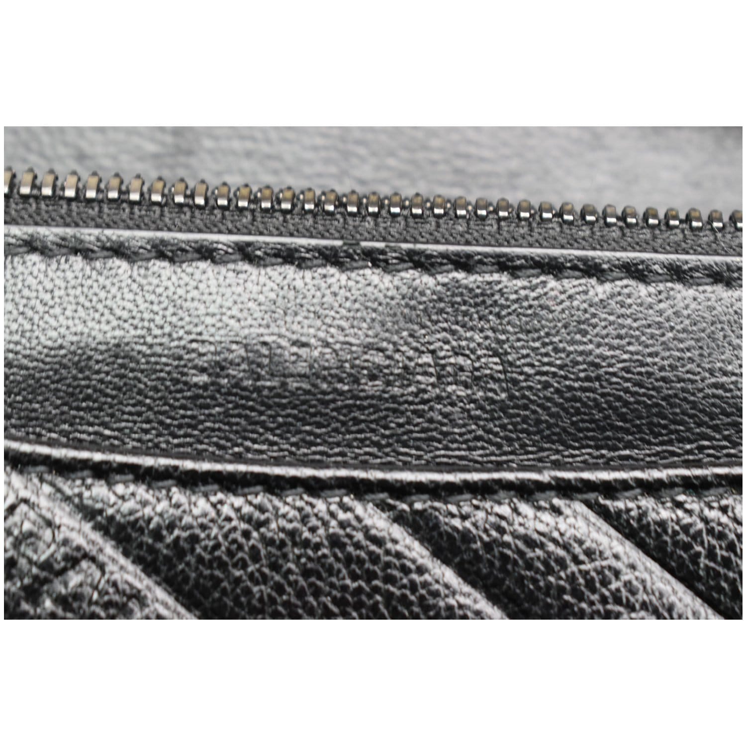 BALENCIAGA BB Logo Embossed Leather Chain Wallet Black
