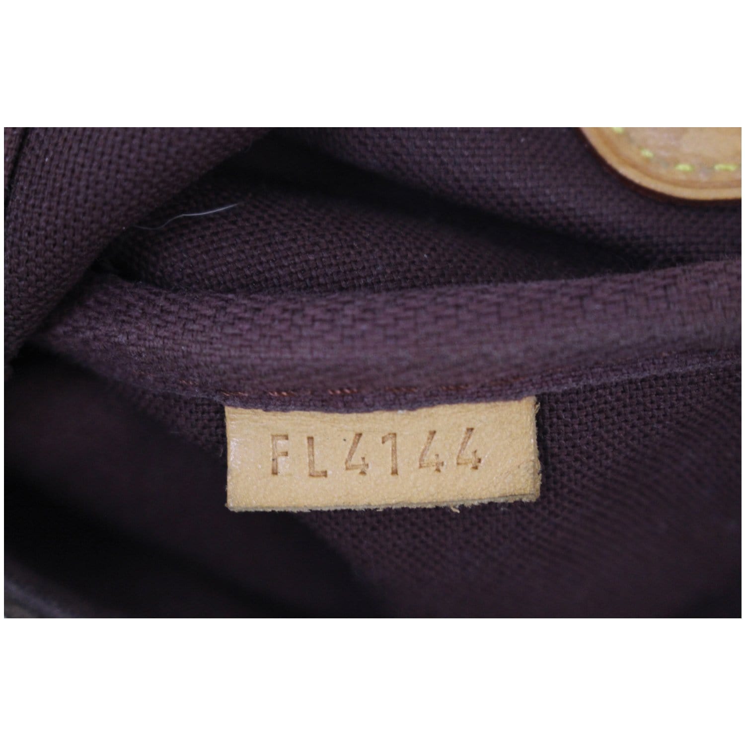 Favorite cloth handbag Louis Vuitton White in Cloth - 25282807