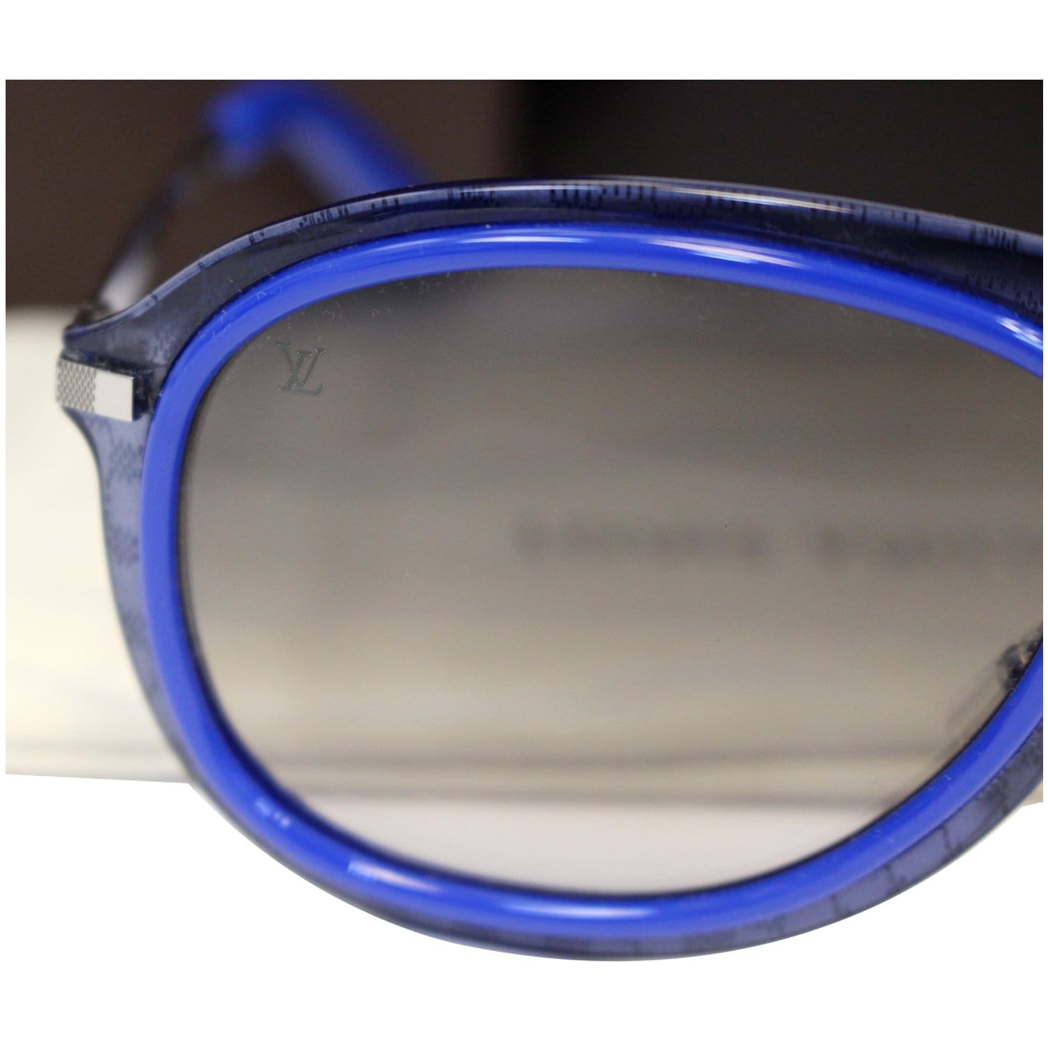 Louis Vuitton Blue Acetate Frame Attirance Sunglasses Z0431W