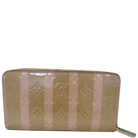 LOUIS VUITTON Vernis Rayures Zippy Wallet Dune - 25% OFF