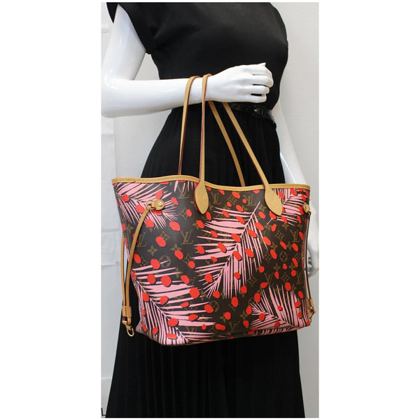 Louis Vuitton Neverfull MM Shoulder Handbag black