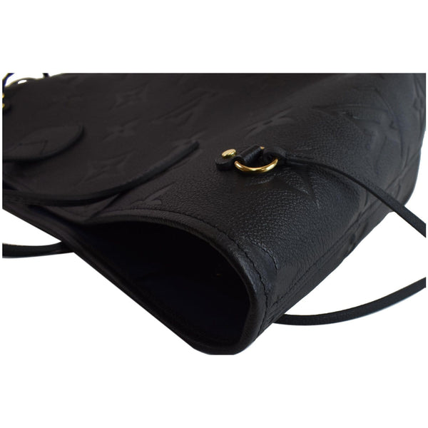 Louis Vuitton Neverfull MM Tote Bag corner view