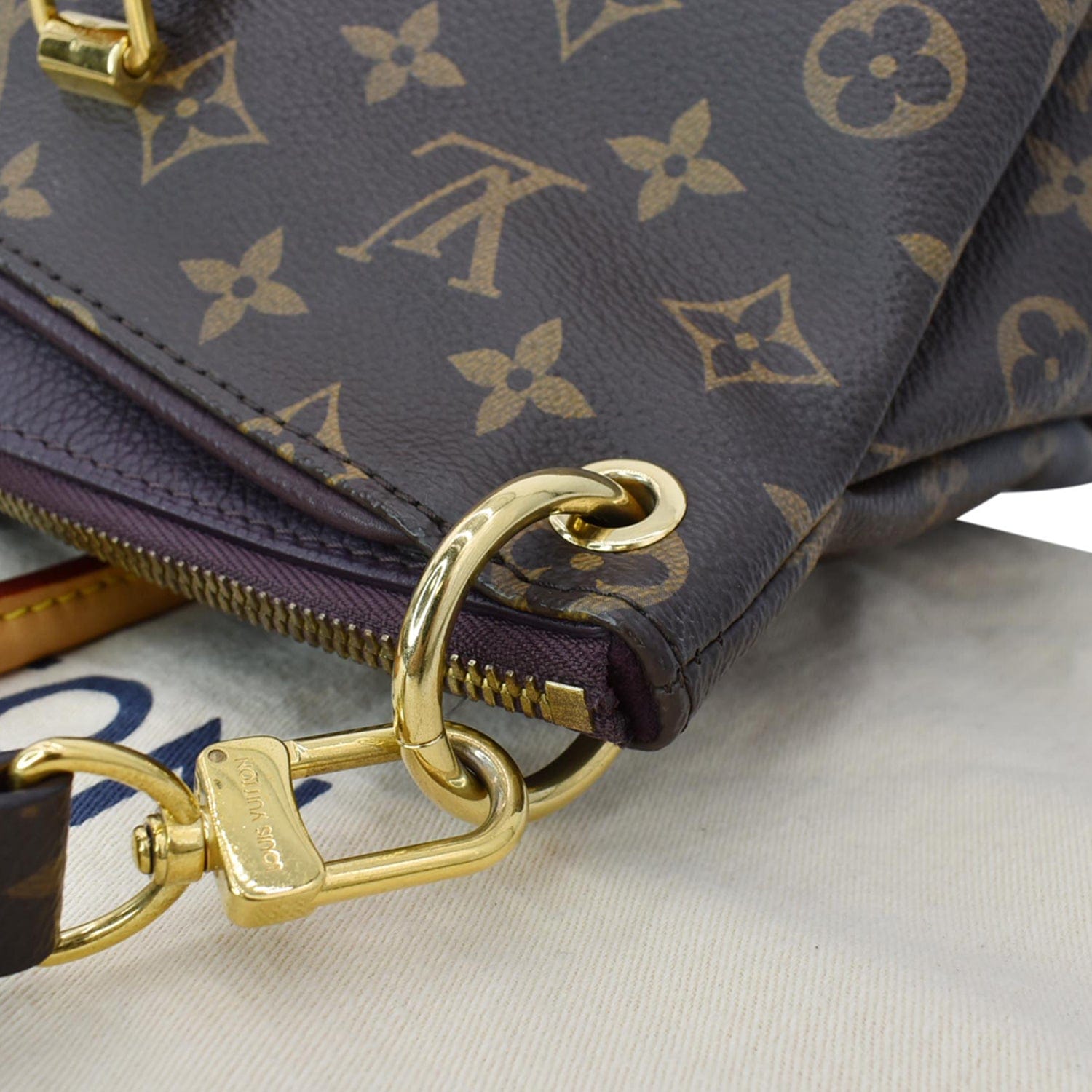 Pallas cloth handbag Louis Vuitton Brown in Cloth - 20423053