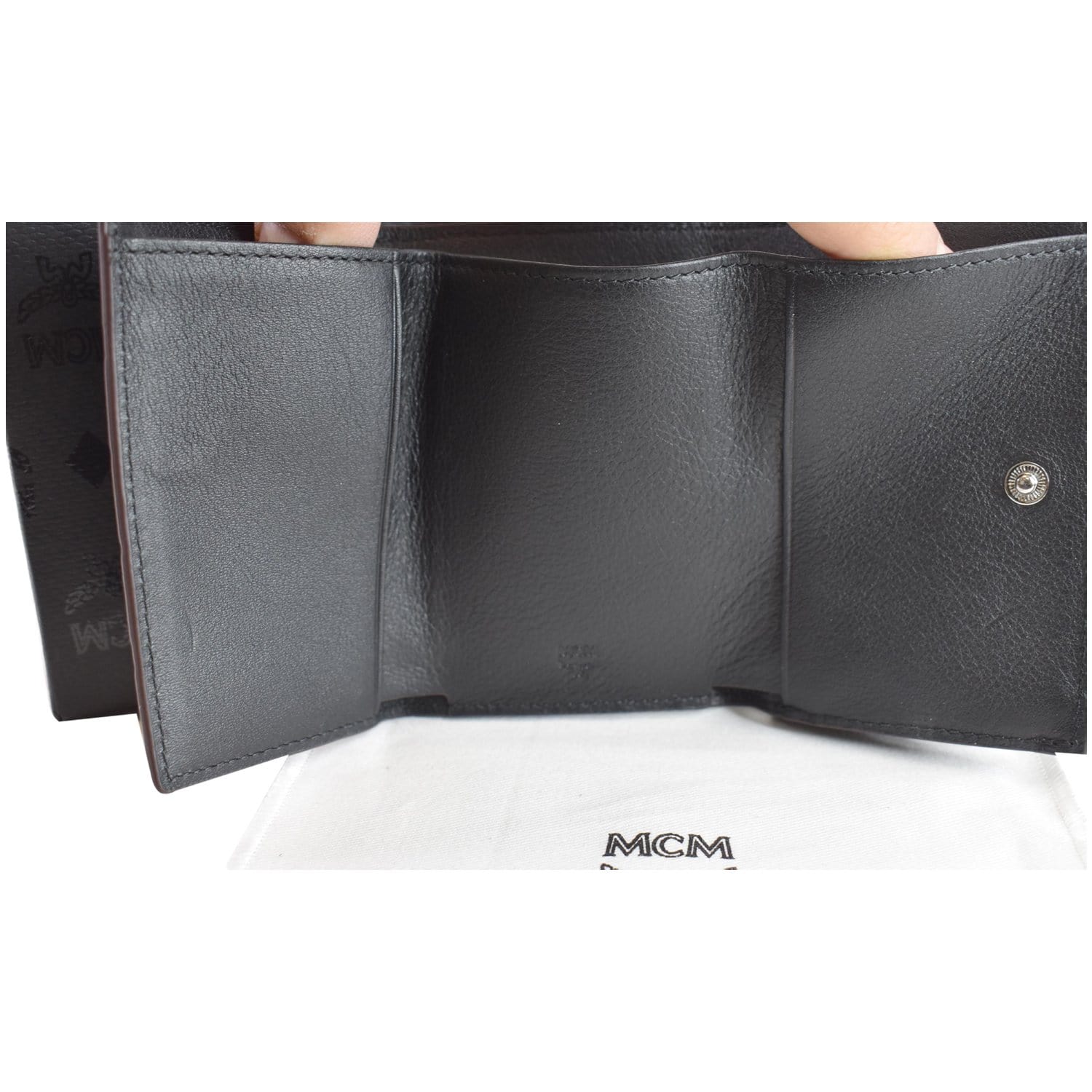 MCM Embossed Leather Tri-fold Mini Flap Wallet (SHF-udruhl) – LuxeDH