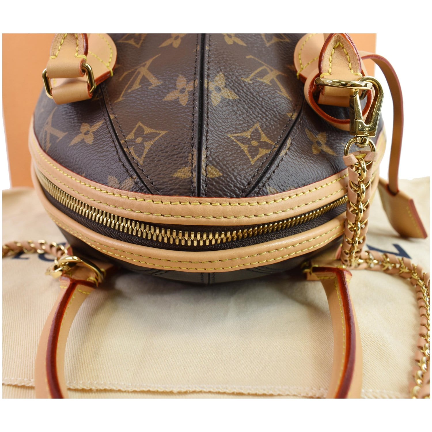 Louis Vuitton Egg Case Monogram Canvas and Leather - ShopStyle Shoulder Bags