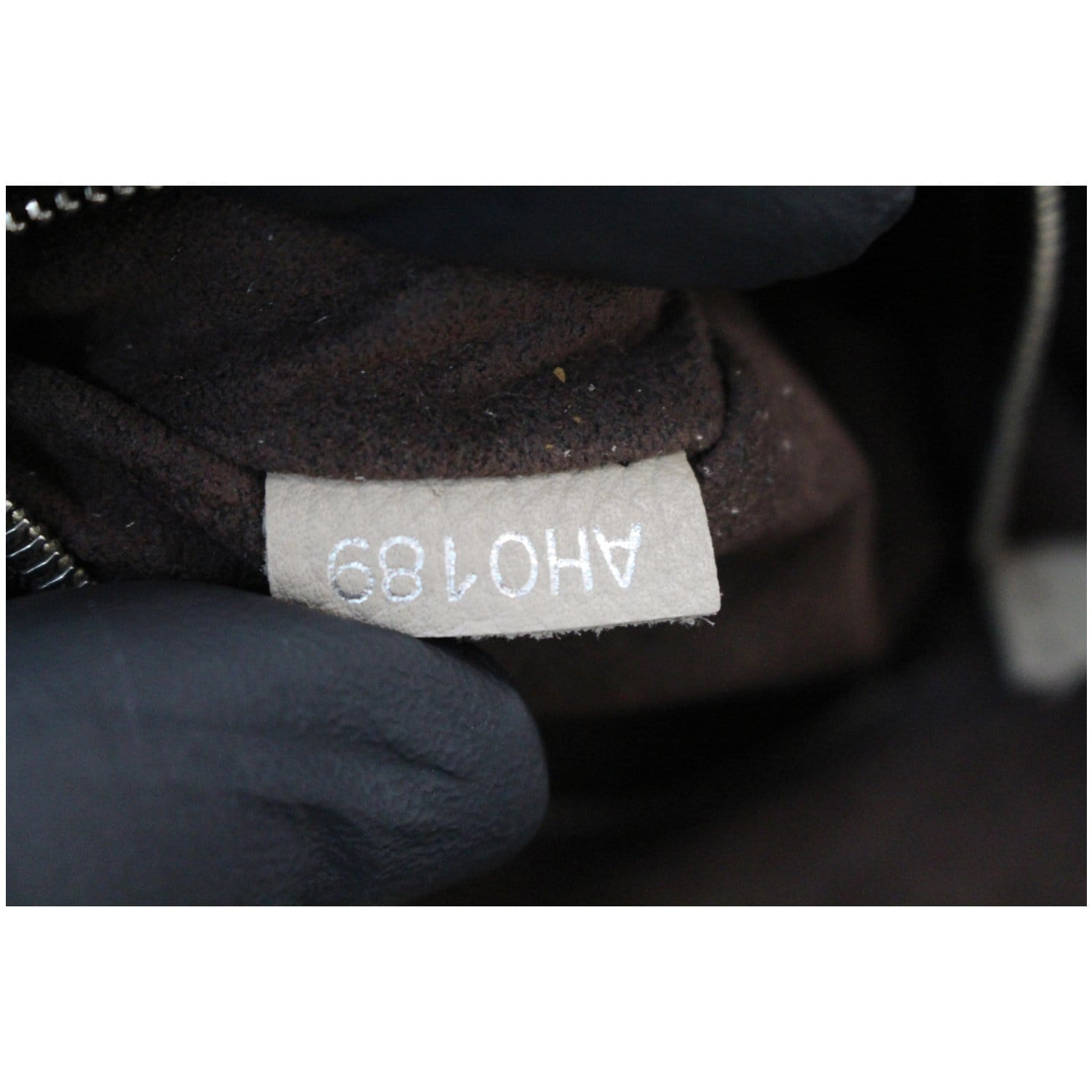 Louis Vuitton Babylone Chain BB Black Mahina Leather ref.803025 - Joli  Closet