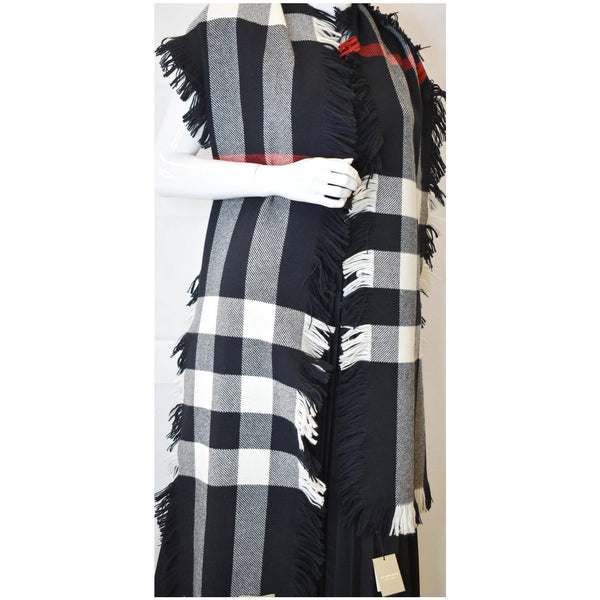 BURBERRY Half Mega Check Fringe Wool Scarf Black
