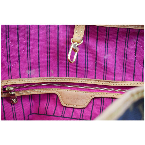 LOUIS VUITTON Neverfull MM Monogram Canvas Tote Bag Fuchsia