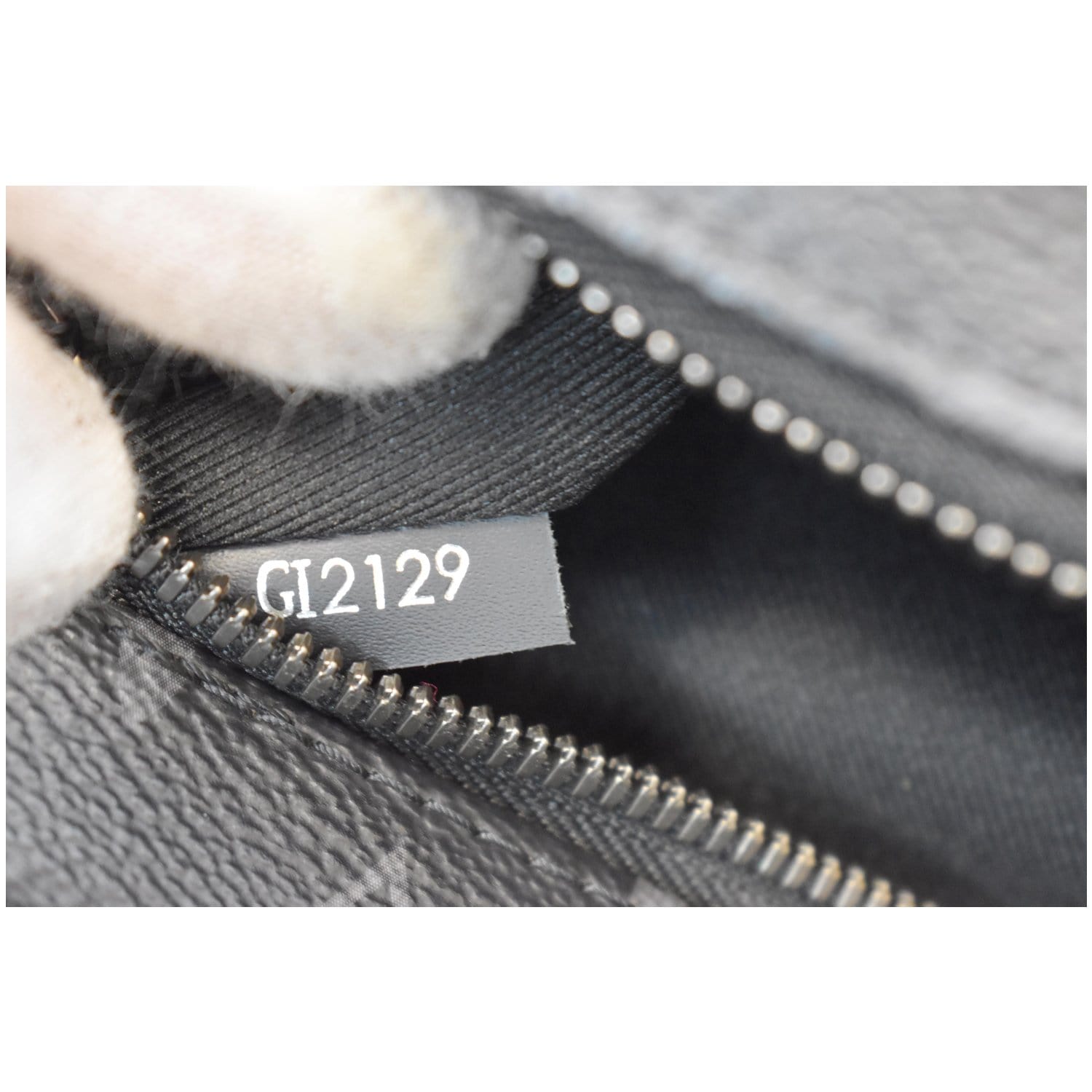 Shop Louis Vuitton Monogram Canvas Street Style Plain Leather Logo (SAC  DISTRICT PM, N42710, M46255) by Mikrie