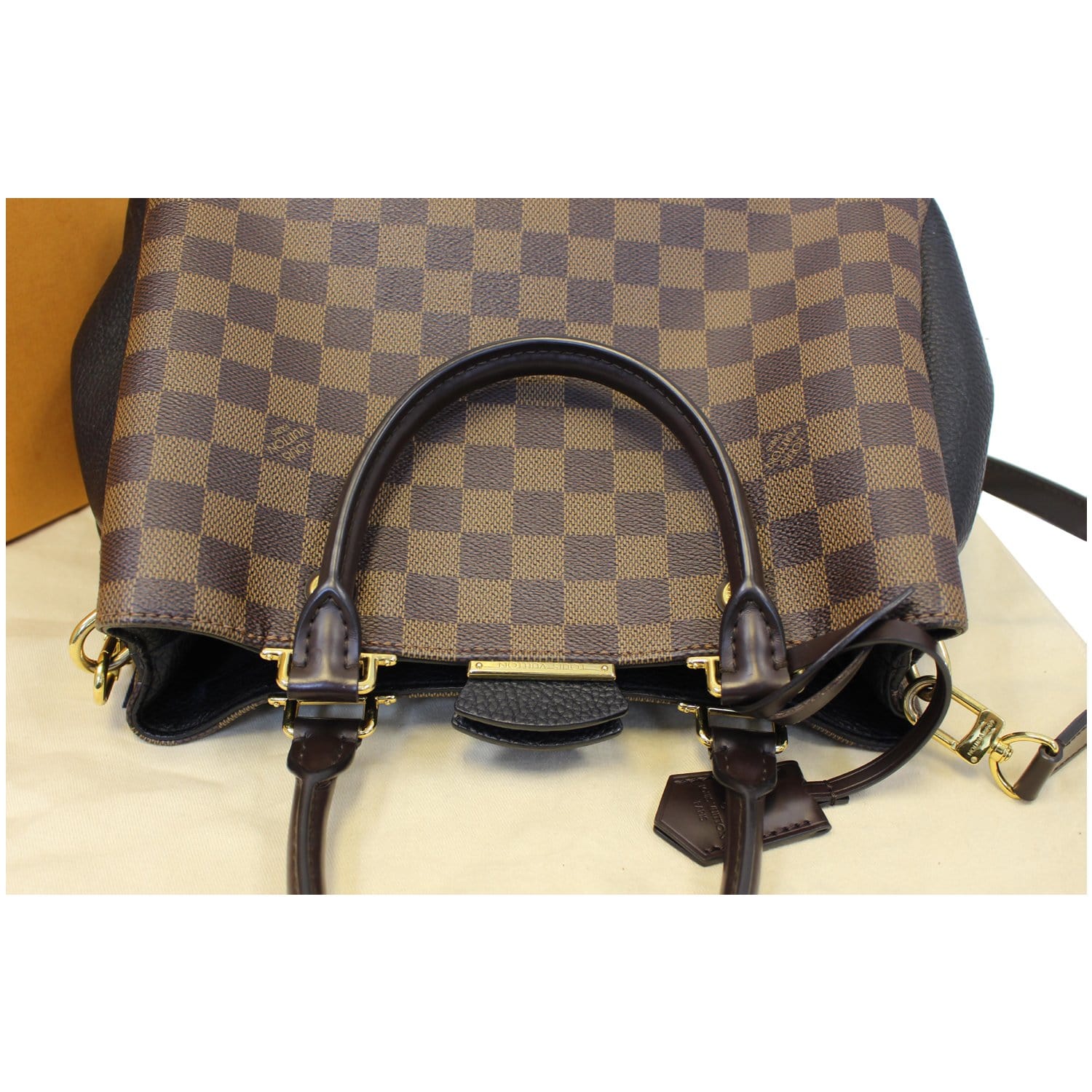 Brittany leather handbag Louis Vuitton Brown in Leather - 31833320