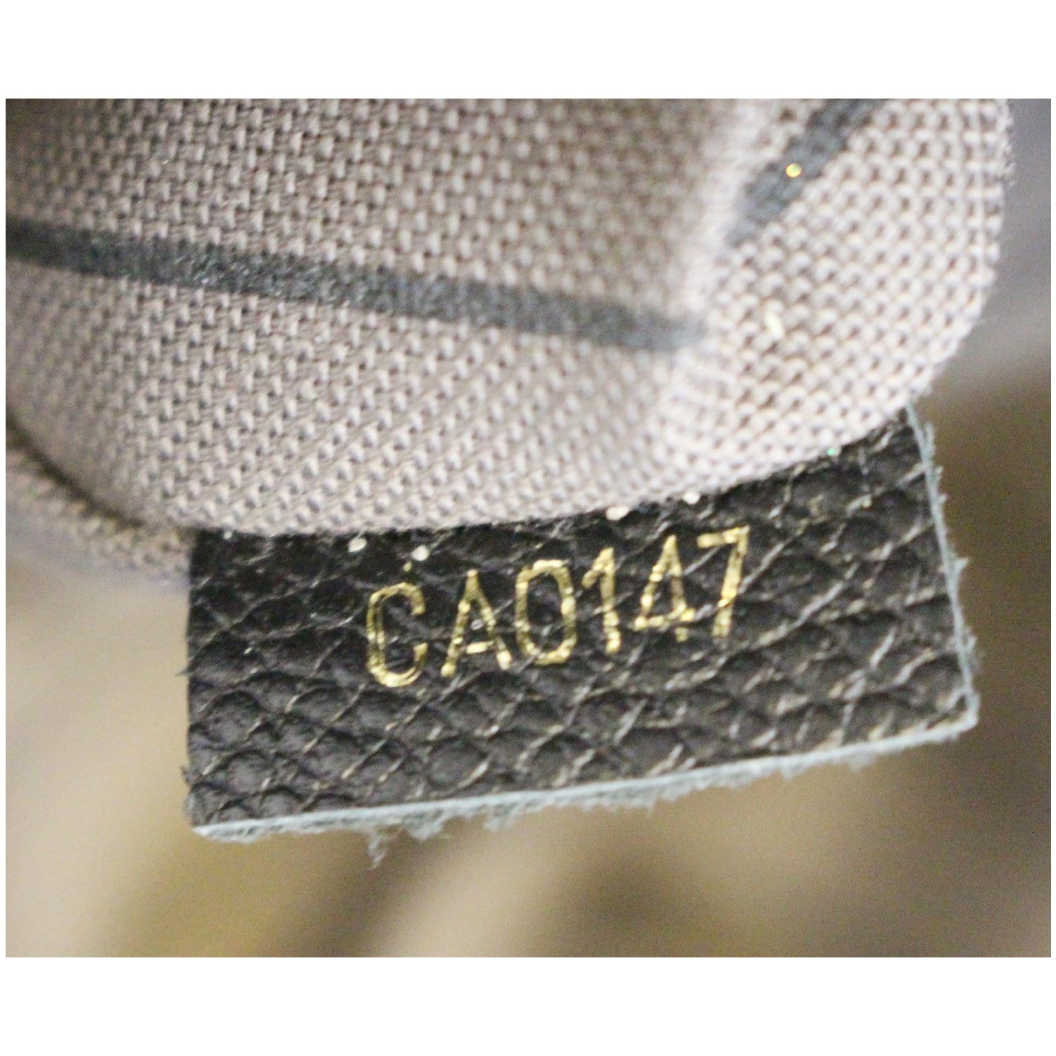 Louis Vuitton Monogram Empreinte Artsy MM Shoulder Bag (SHF-23692) – LuxeDH