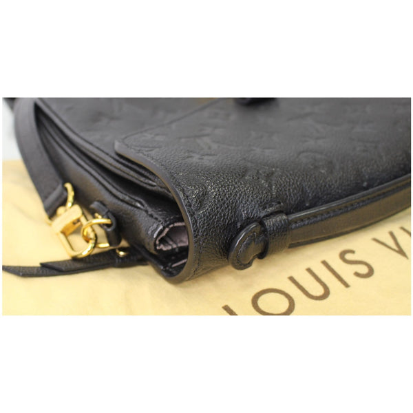 close view lv Metis Pochette Empreinte Leather Tote Bag