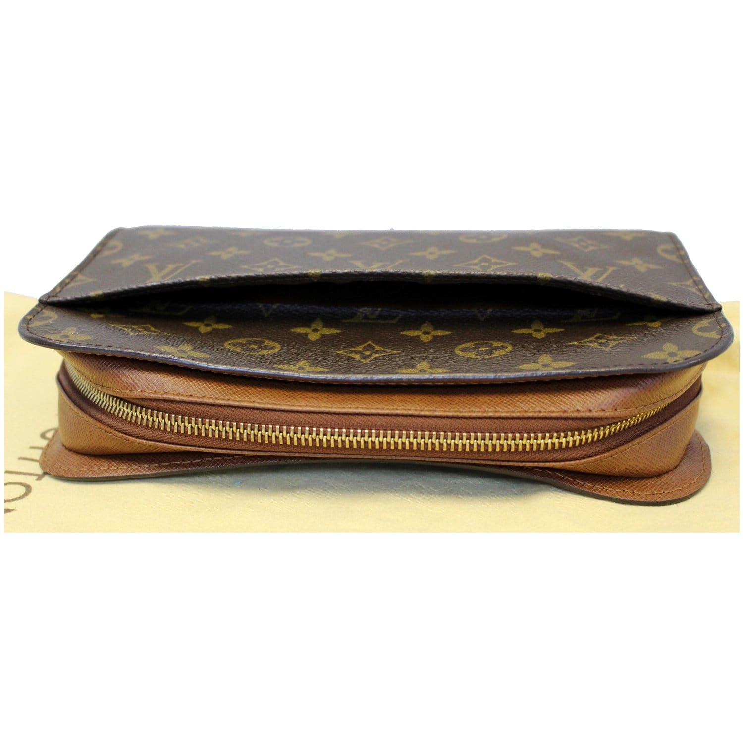 Leather clutch bag Louis Vuitton Brown in Leather - 37480955