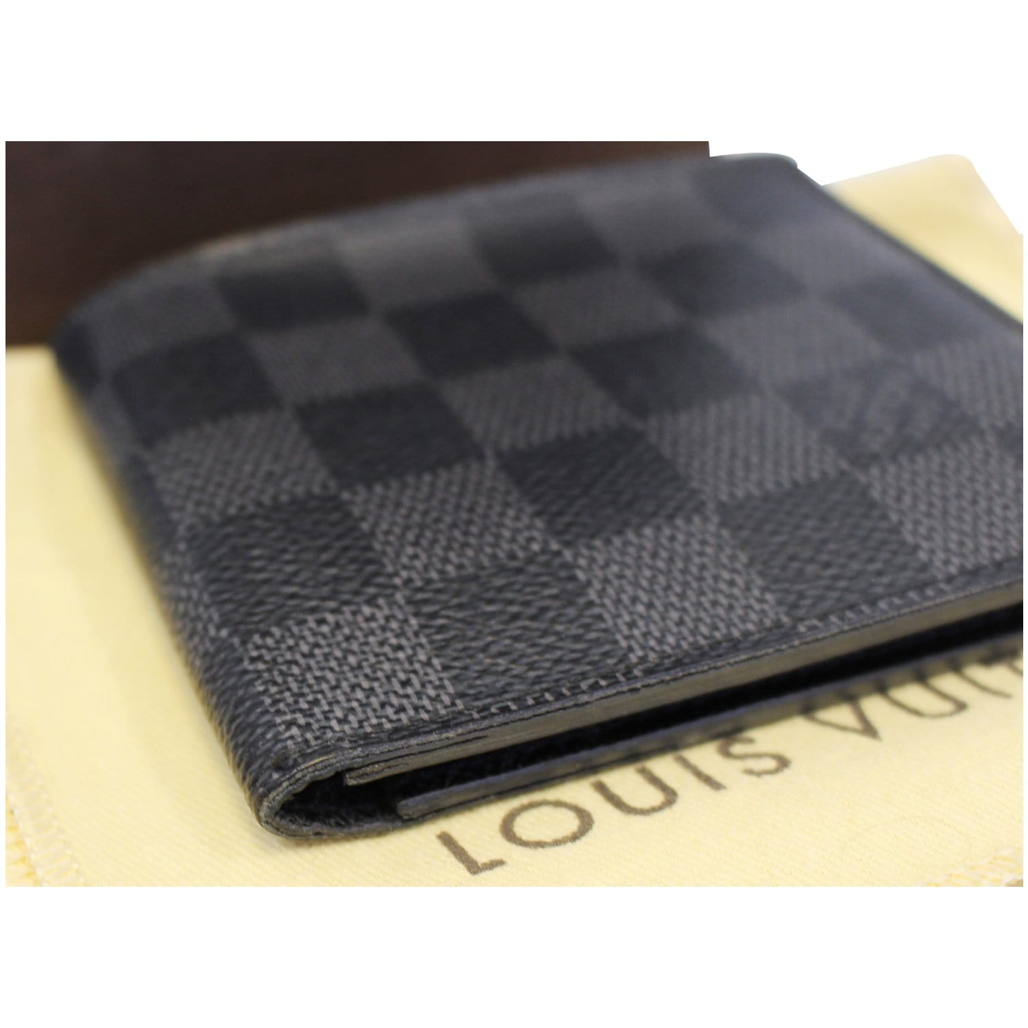 Louis Vuitton Men's Damier Graphite Canvas Bifold Wallet – Luxuria