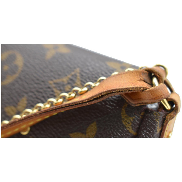 LOUIS VUITTON Favorite MM Monogram Canvas Crossbody Bag Brown
