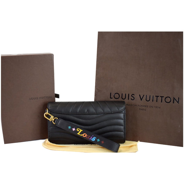 Louis Vuitton Love Lock New Wave Long pouch frontt